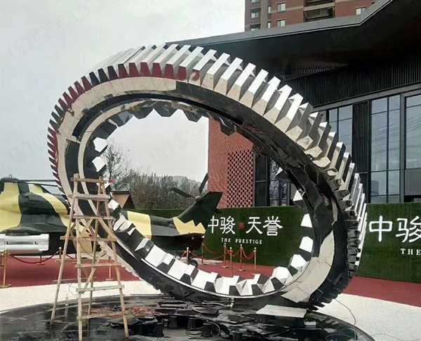 為什么越來(lái)越多的地方選擇定做景觀不銹鋼雕塑？